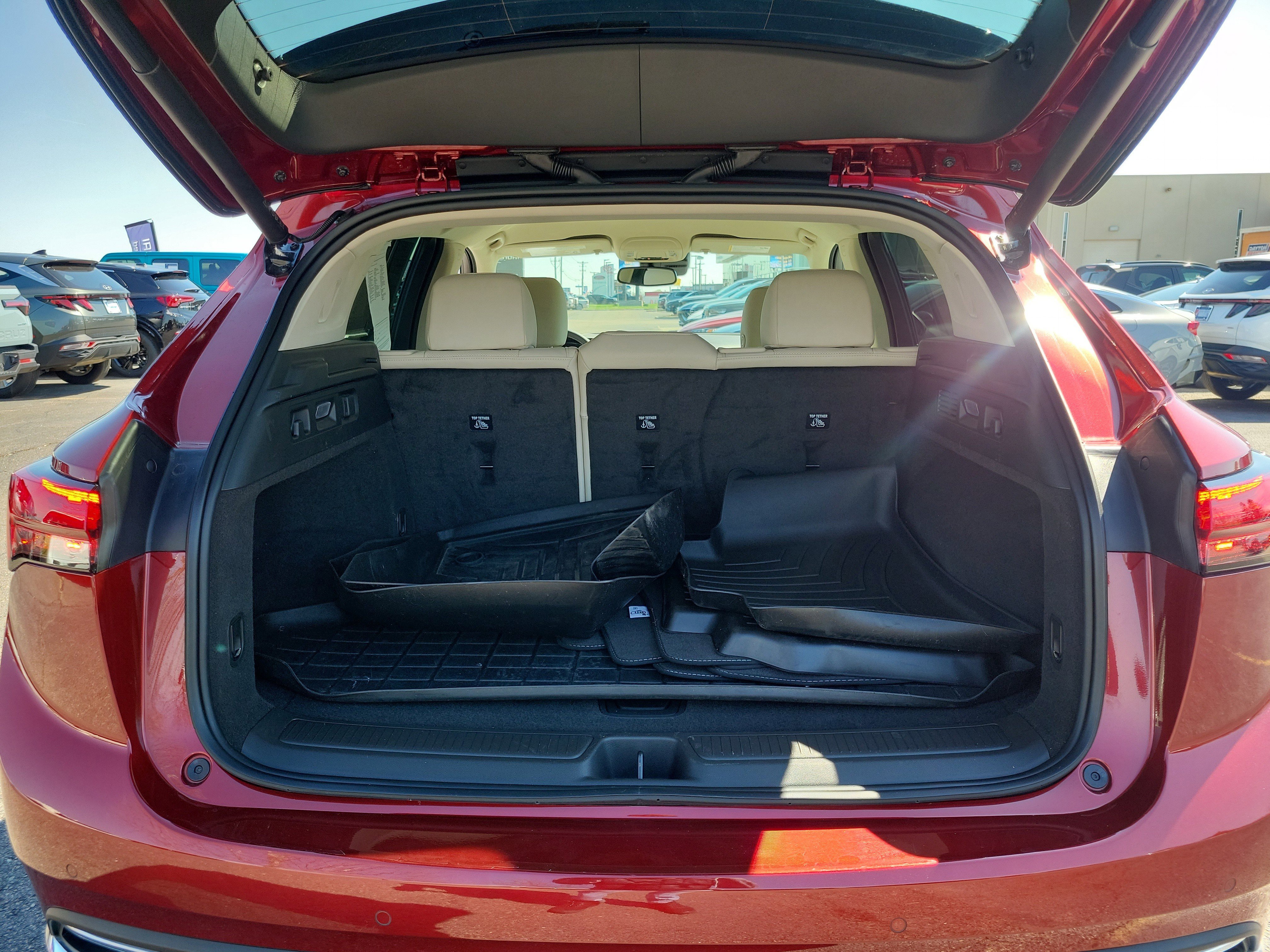 Used 2023 Buick Envision Essence image 8