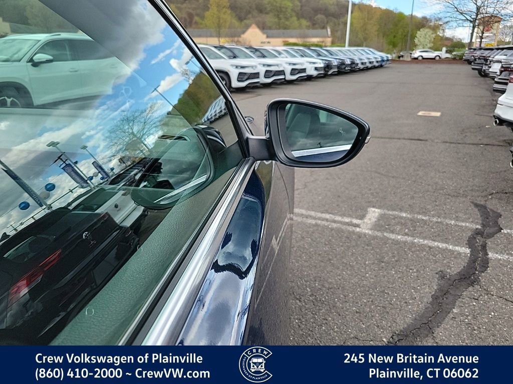 Certified 2022 Volkswagen Passat 2.0T SE FWD image 33