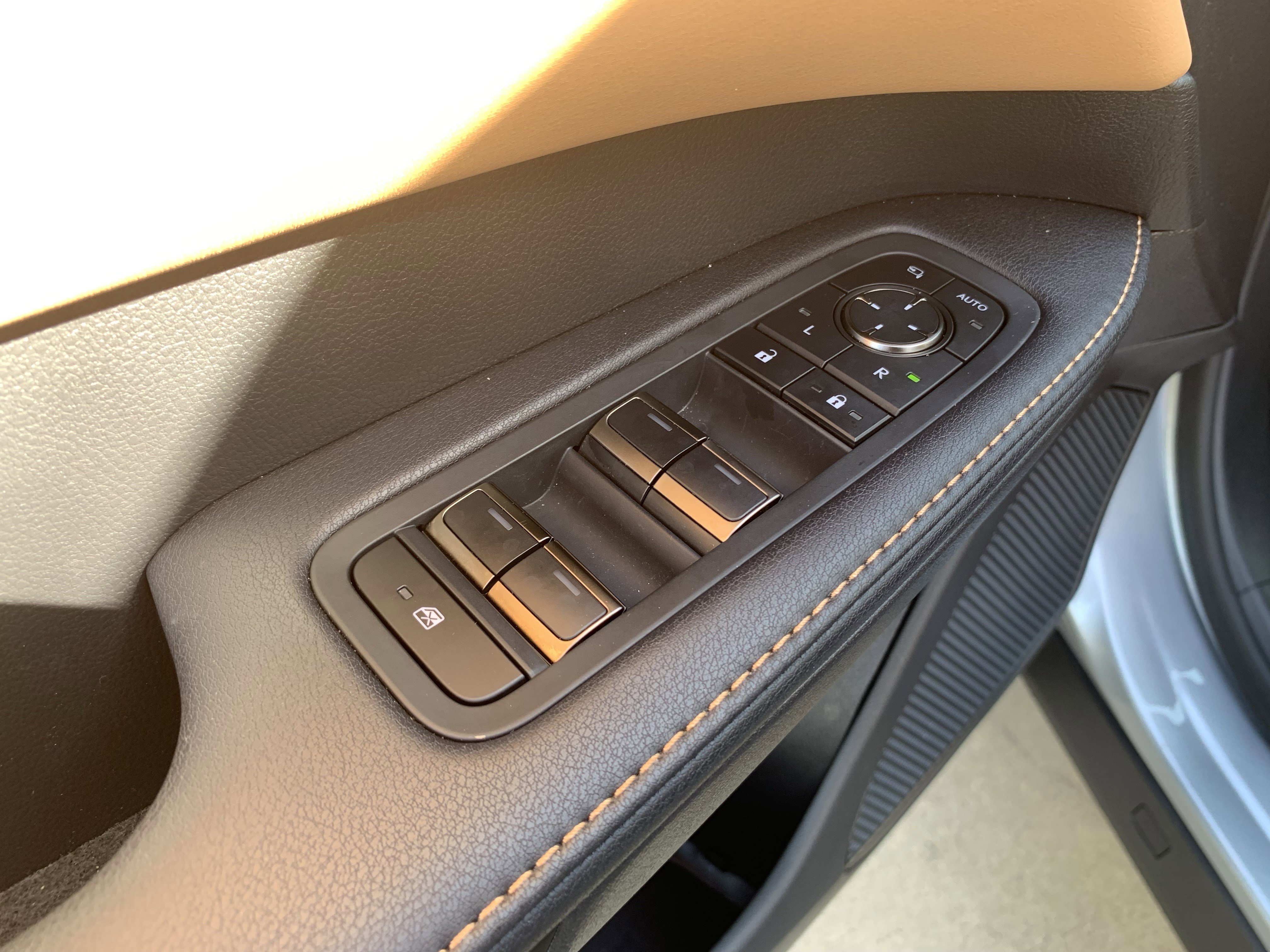 Used 2025 Lexus RX 350 Premium w/ Accessory Package (Z1) image 15