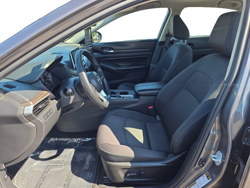 Used 2025 Nissan Altima 2.5 SV AWD/4WD image 14