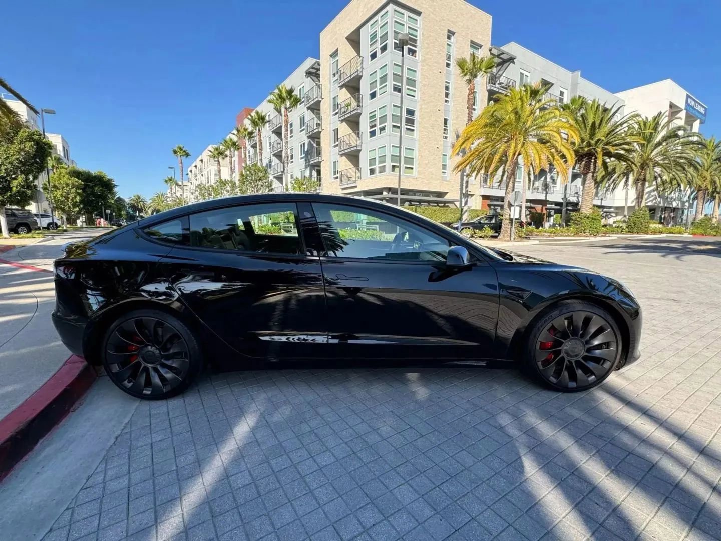 Used 2023 Tesla Model Y Performance AWD/4WD image 7