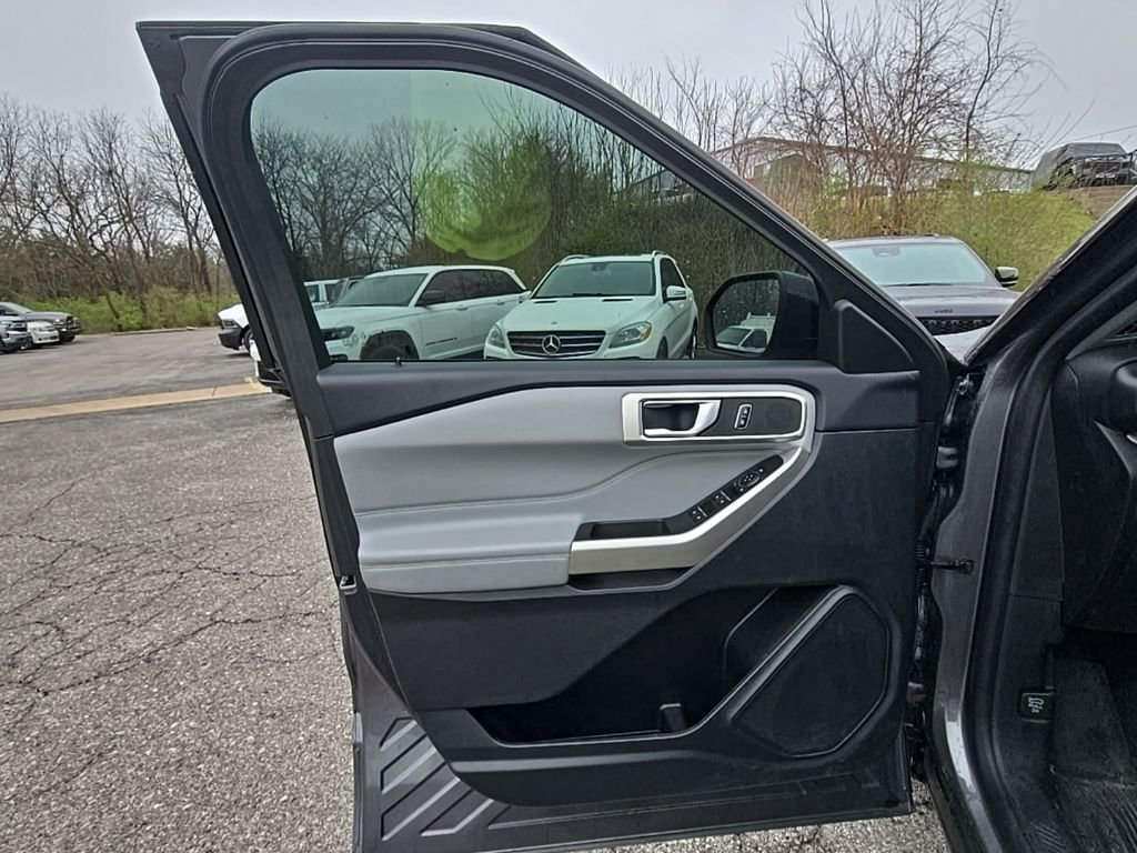 Used 2023 Ford Explorer XLT w/ Equipment Group 202A image 22