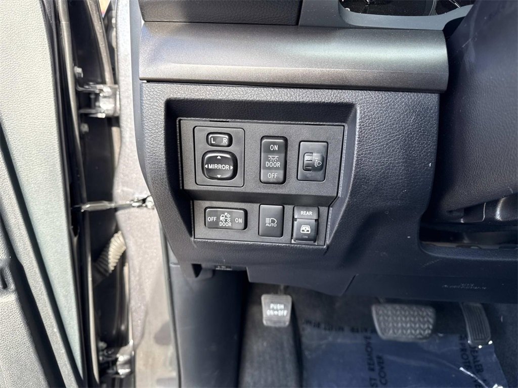 Used 2018 Toyota Tundra SR5 image 12