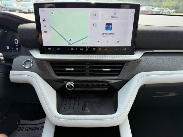 Used 2025 Ford Explorer Platinum w/ Ultimate Package image 27