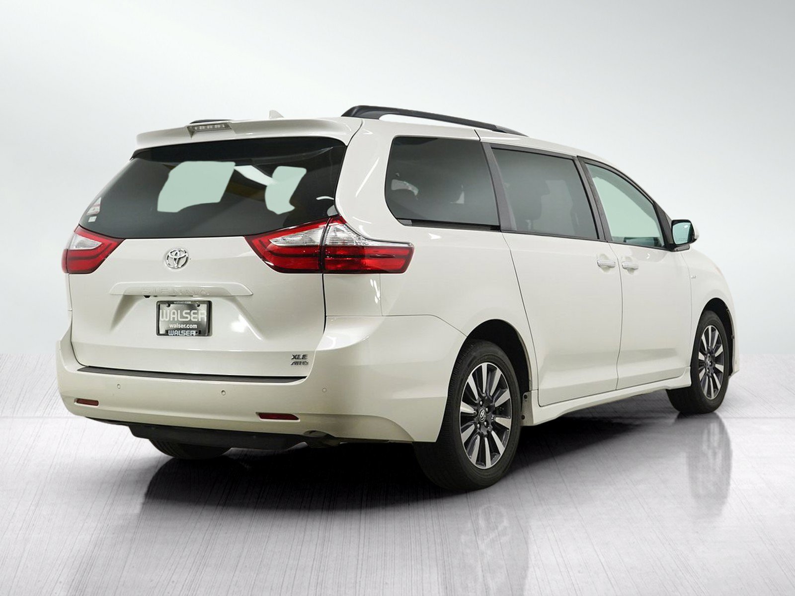 Used 2019 Toyota Sienna XLE Premium AWD/4WD image 5