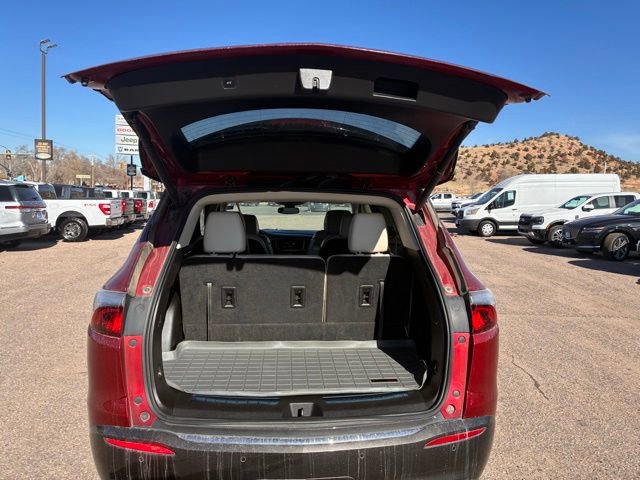 Used 2023 Buick Enclave Essence image 3