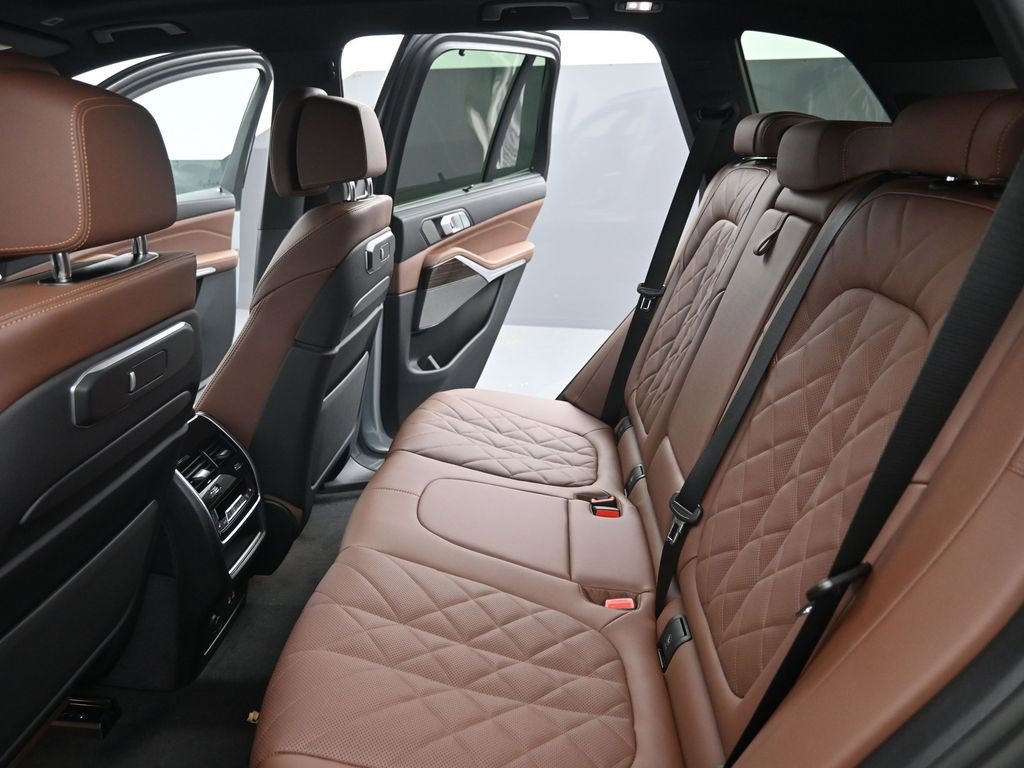 New 2026 BMW X5 M60i w/ Executive Package image 30