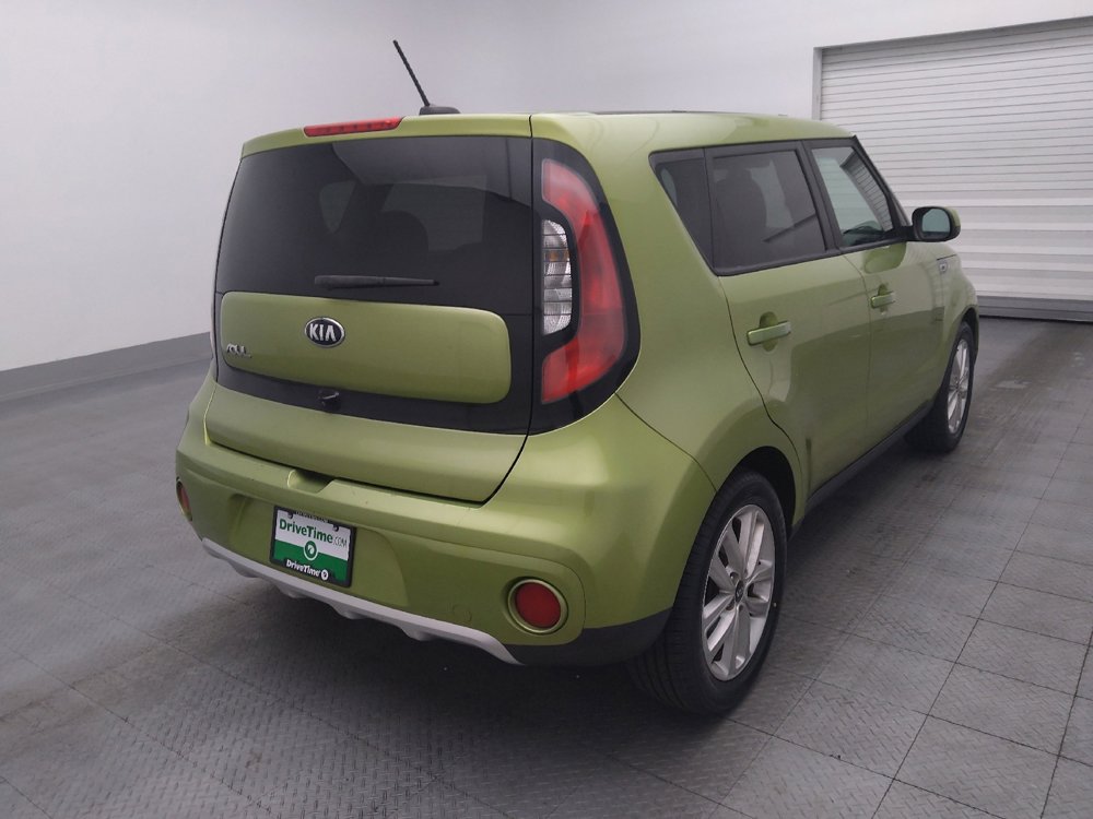 Used 2017 Kia Soul + image 9