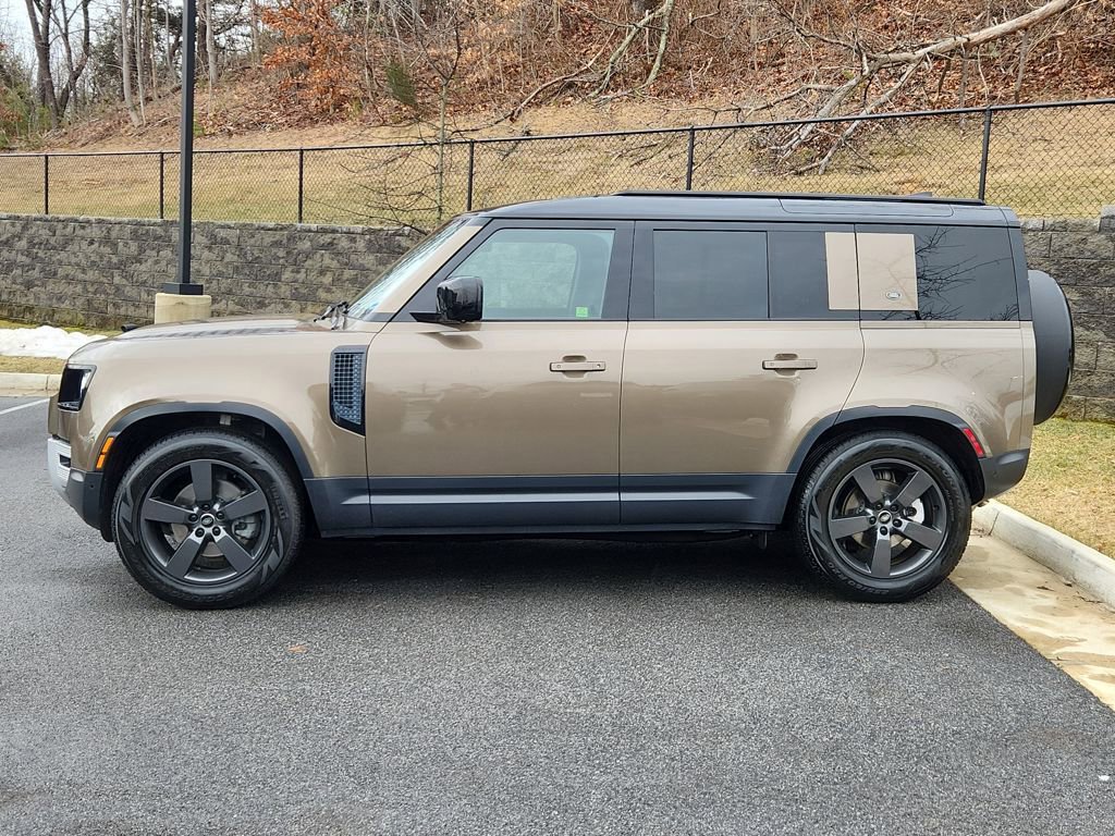 Used 2023 Land Rover Defender 110 S image 6