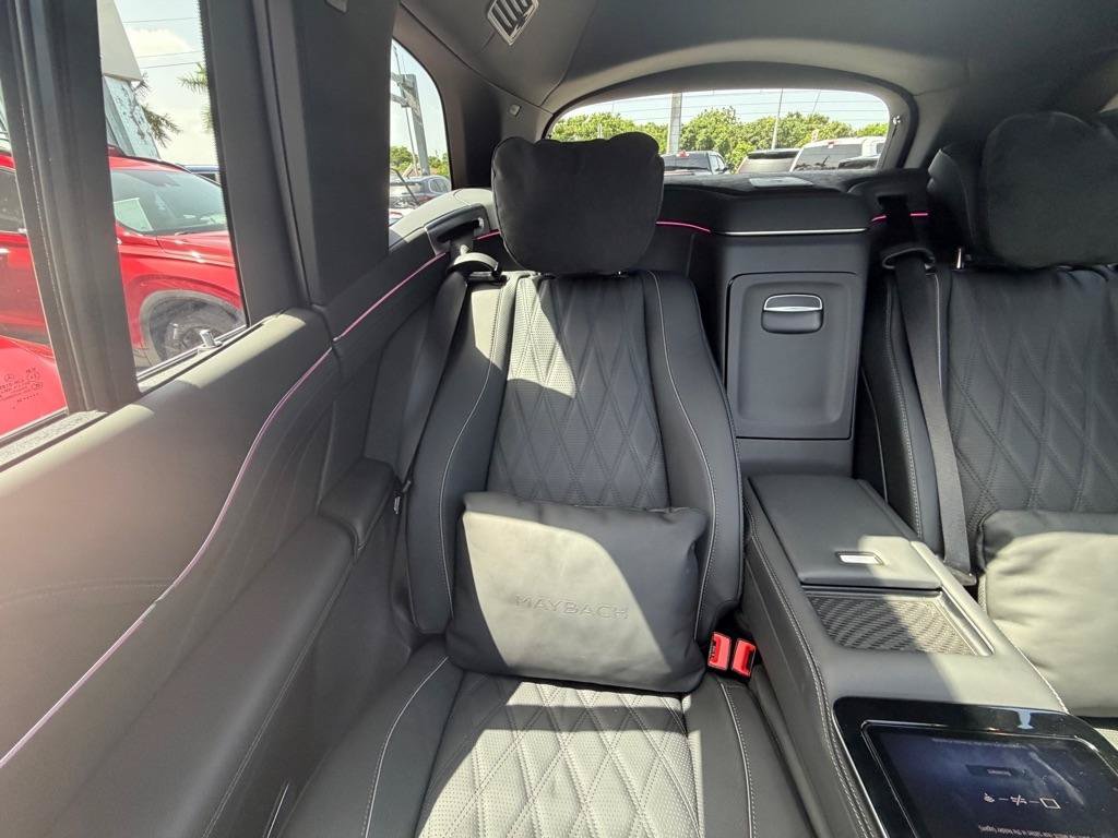 Used 2024 Mercedes-Benz Maybach GLS 600 4MATIC image 49
