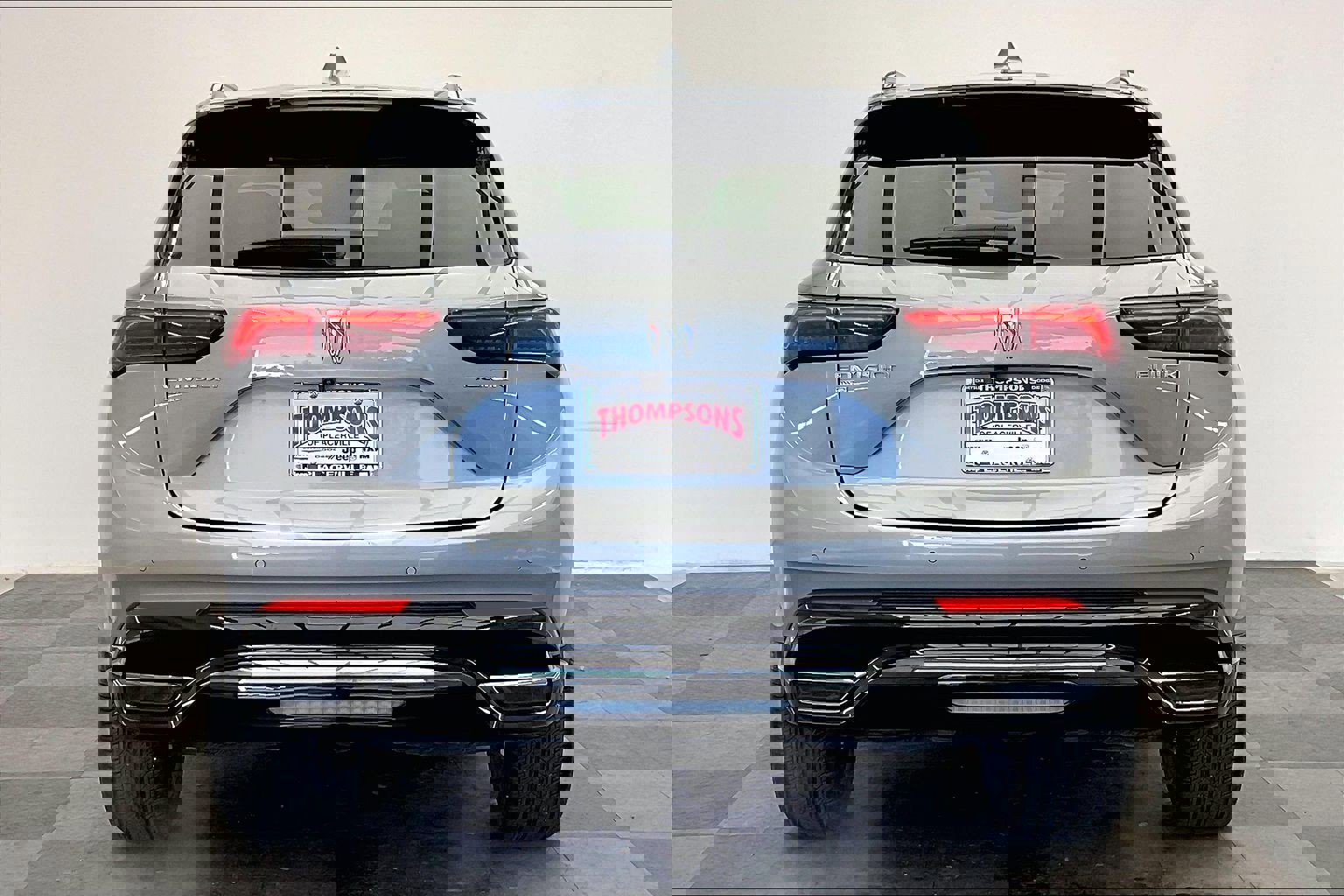 Used 2025 Buick Envision Sport Touring image 3