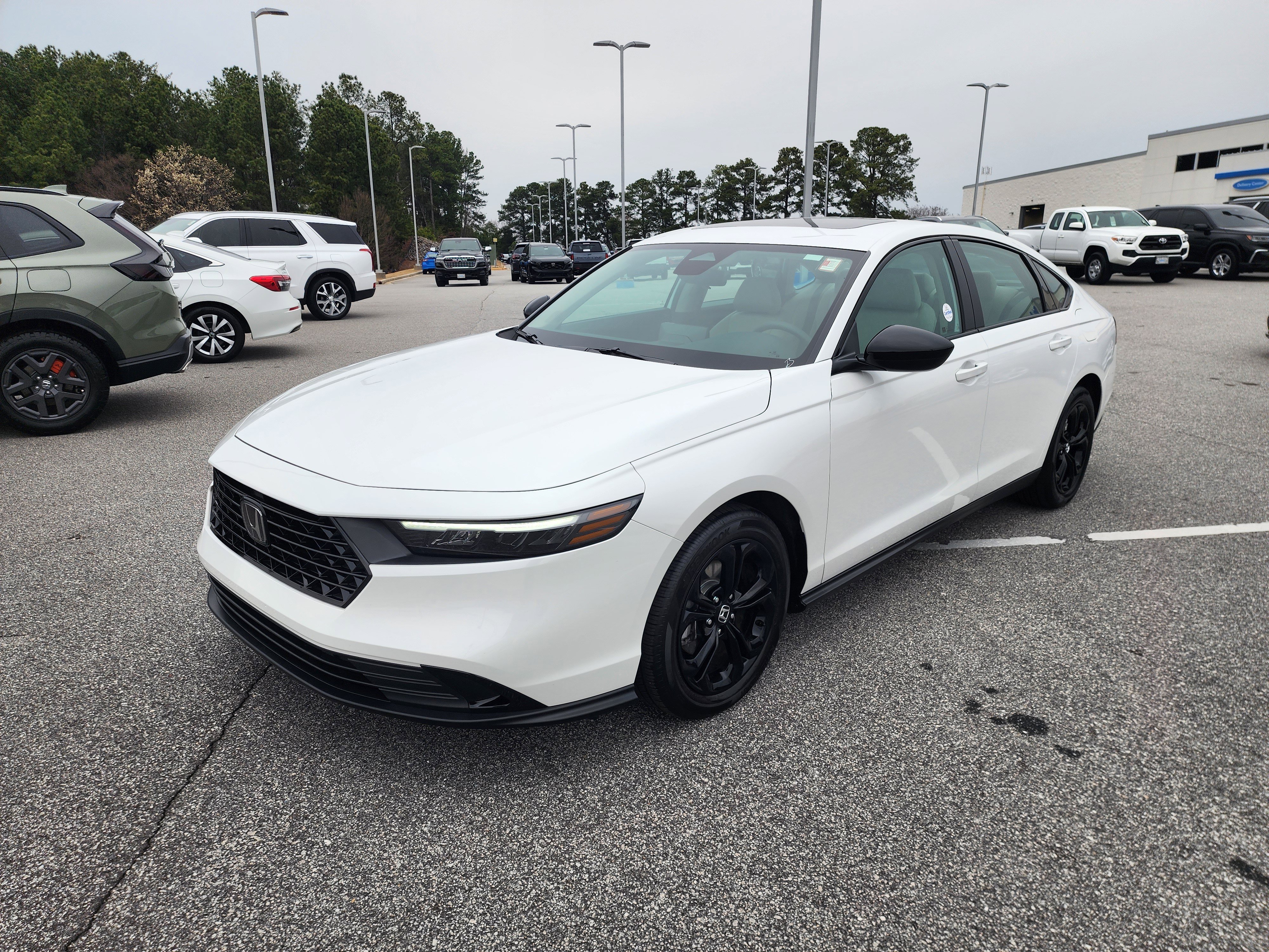 Certified 2025 Honda Accord SE image 8