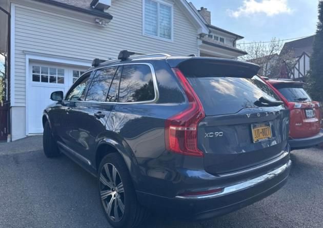 Used 2023 Volvo XC90 B6 Ultimate w/ Protection Package Premier AWD/4WD image 3