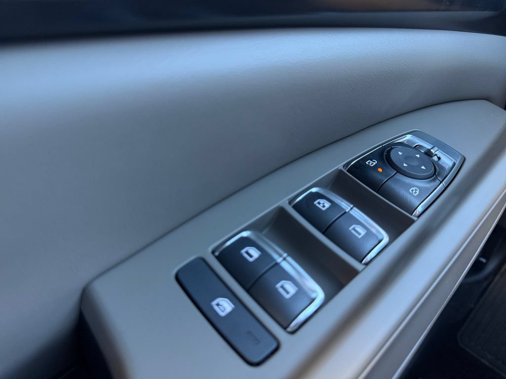 New 2026 Kia Carnival LX FWD image 28