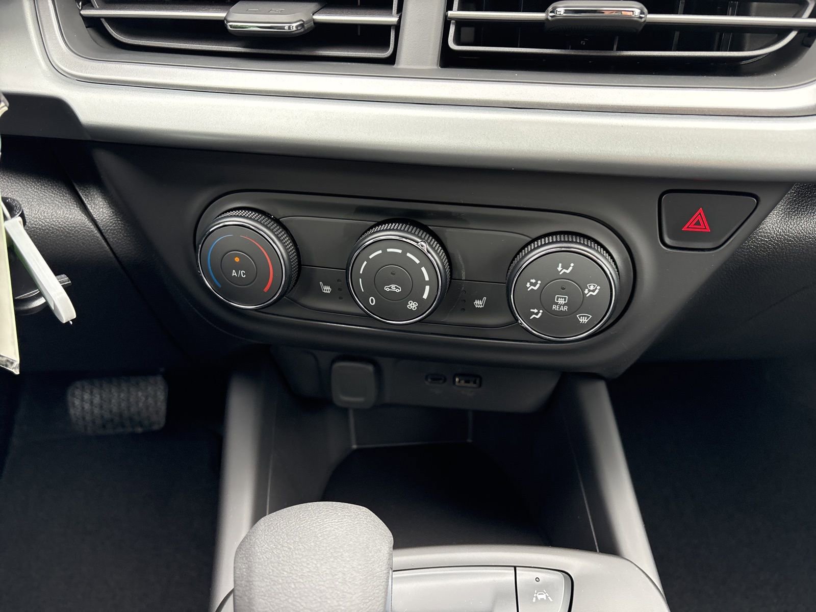 New 2026 Chevrolet Trax RS w/ Sunroof Package image 24