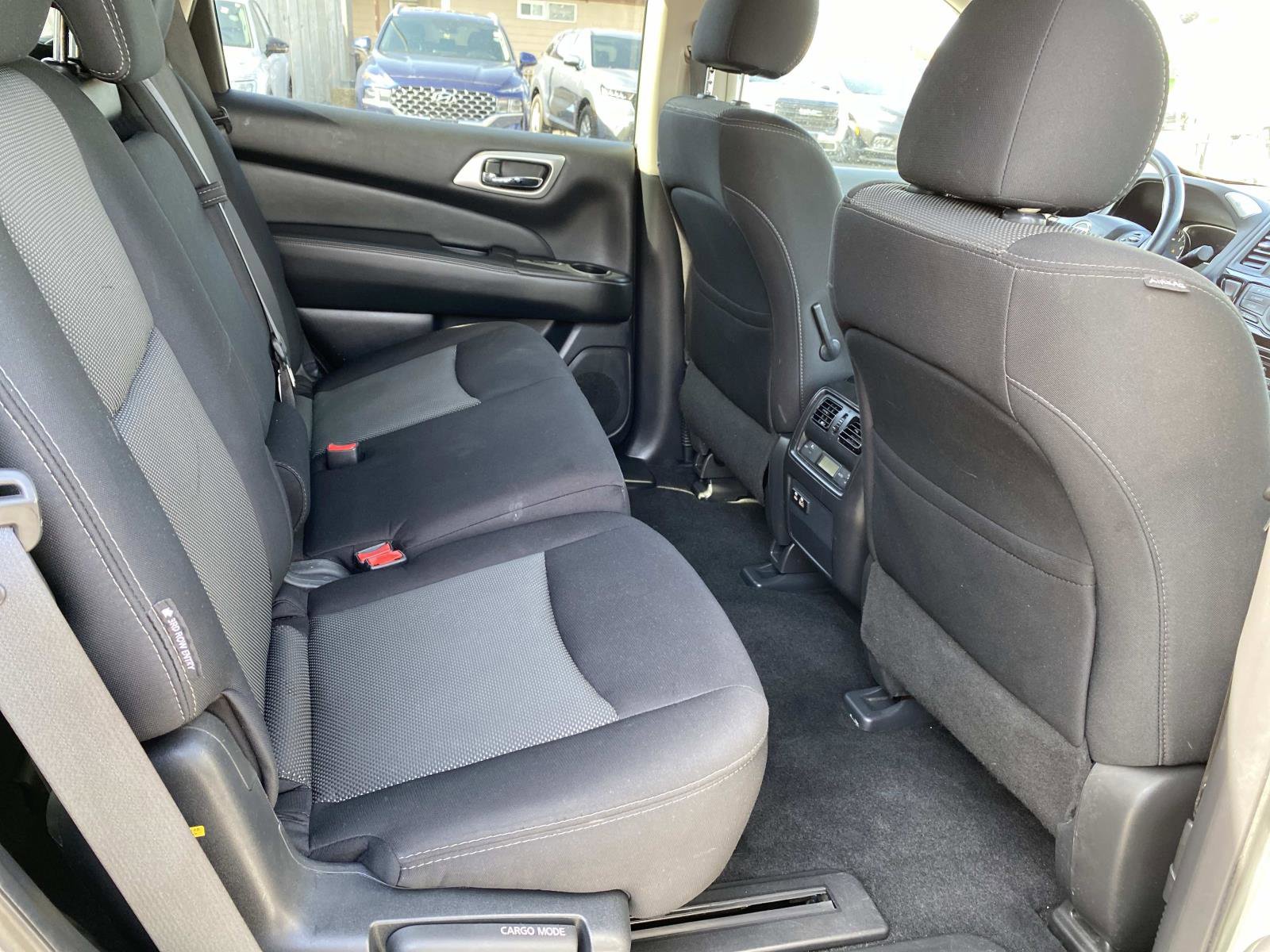 Used 2020 Nissan Pathfinder SV AWD/4WD image 19