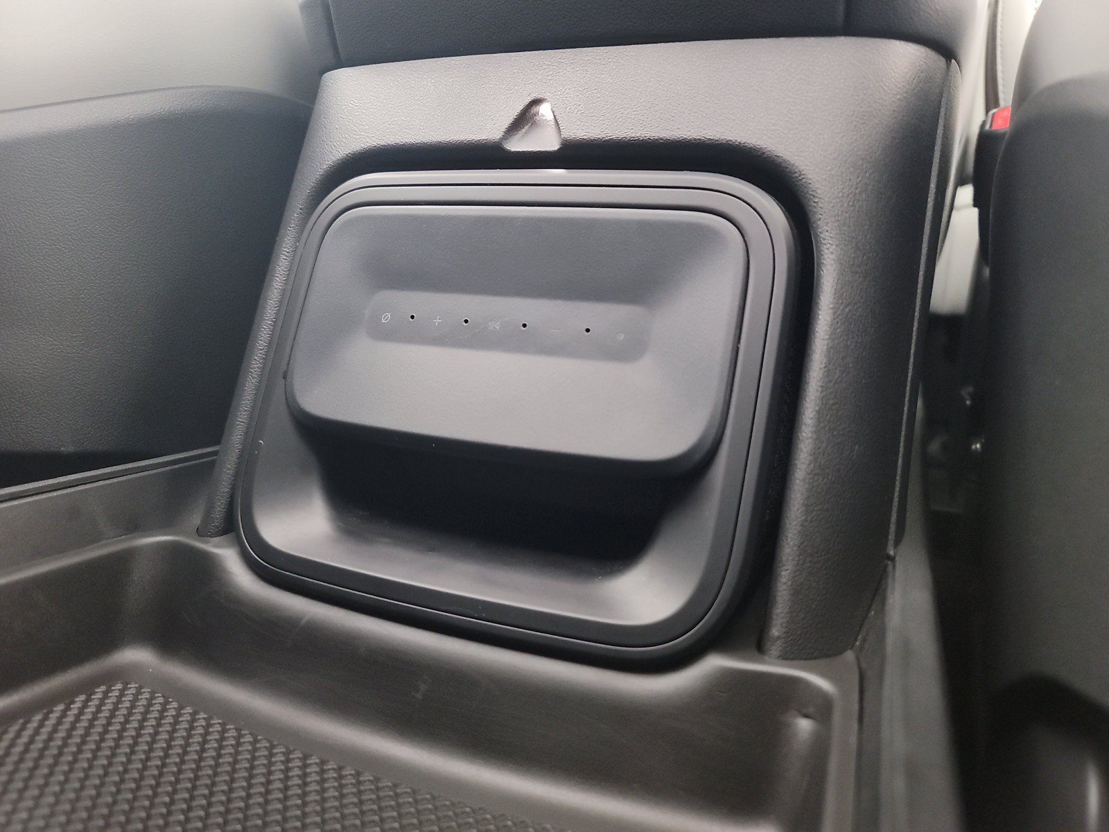 Used 2024 Rivian R1S Adventure AWD/4WD image 33