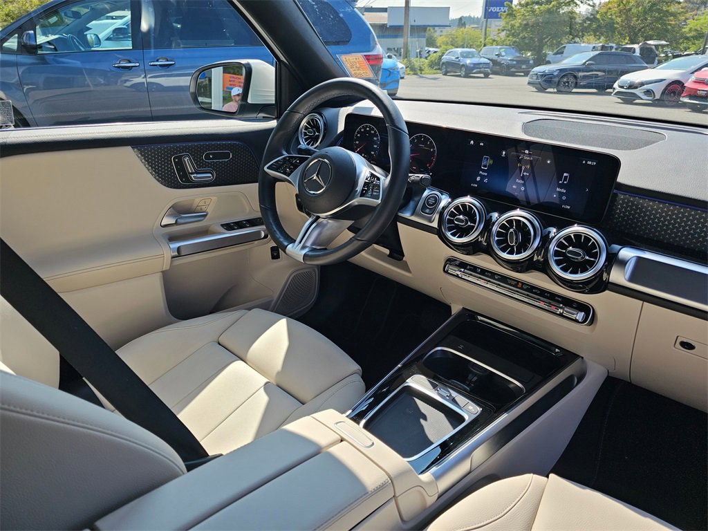 Used 2024 Mercedes-Benz GLB 250 4MATIC image 11