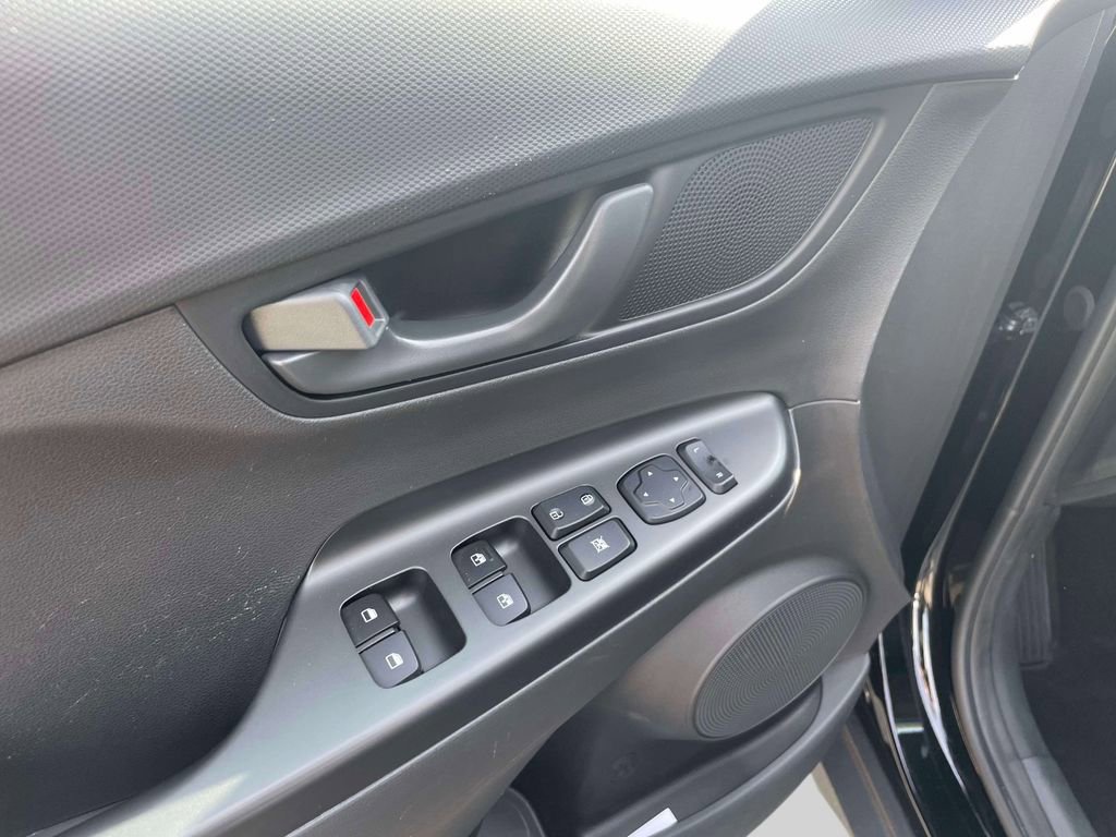 Used 2023 Hyundai Kona SEL image 17