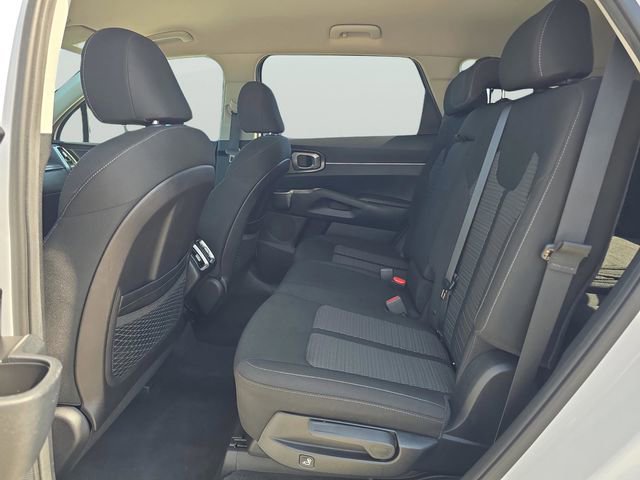 Used 2022 Kia Sorento LX image 12