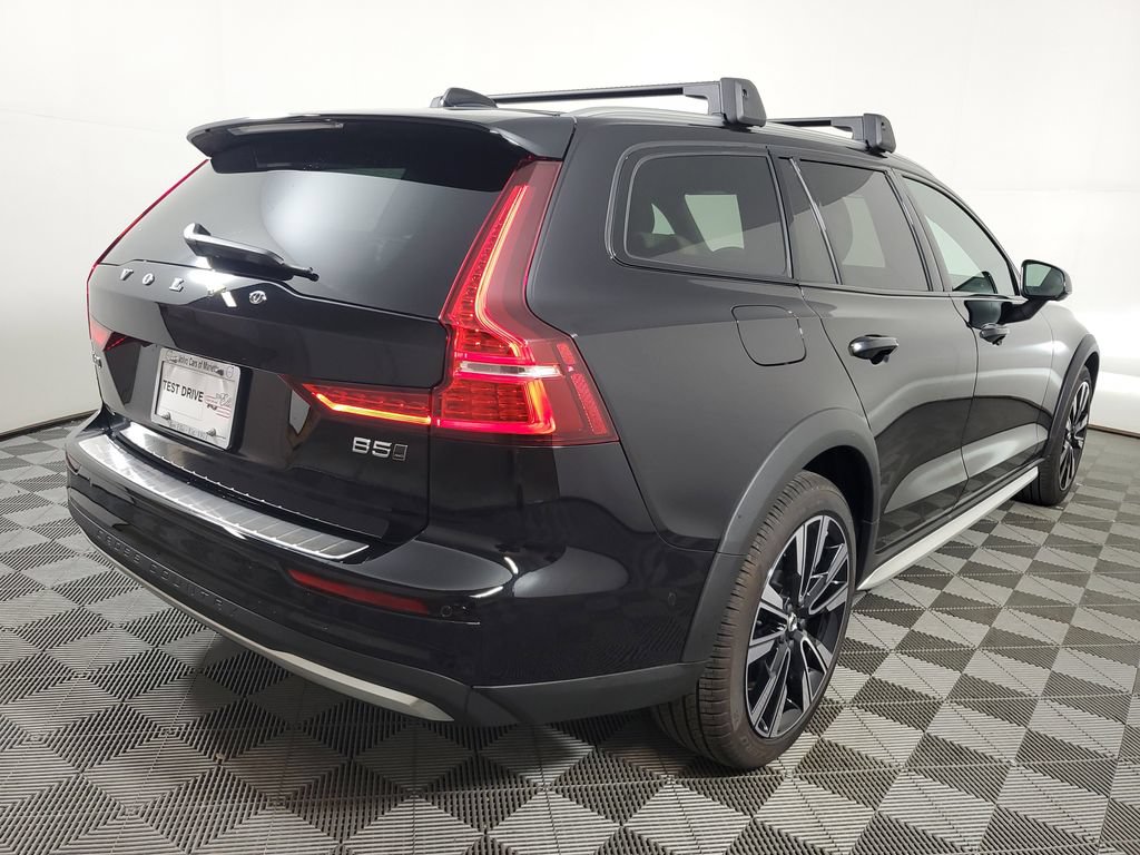 New 2026 Volvo V60 B5 Cross Country Ultra w/ Protection Package Premier AWD/4WD image 6