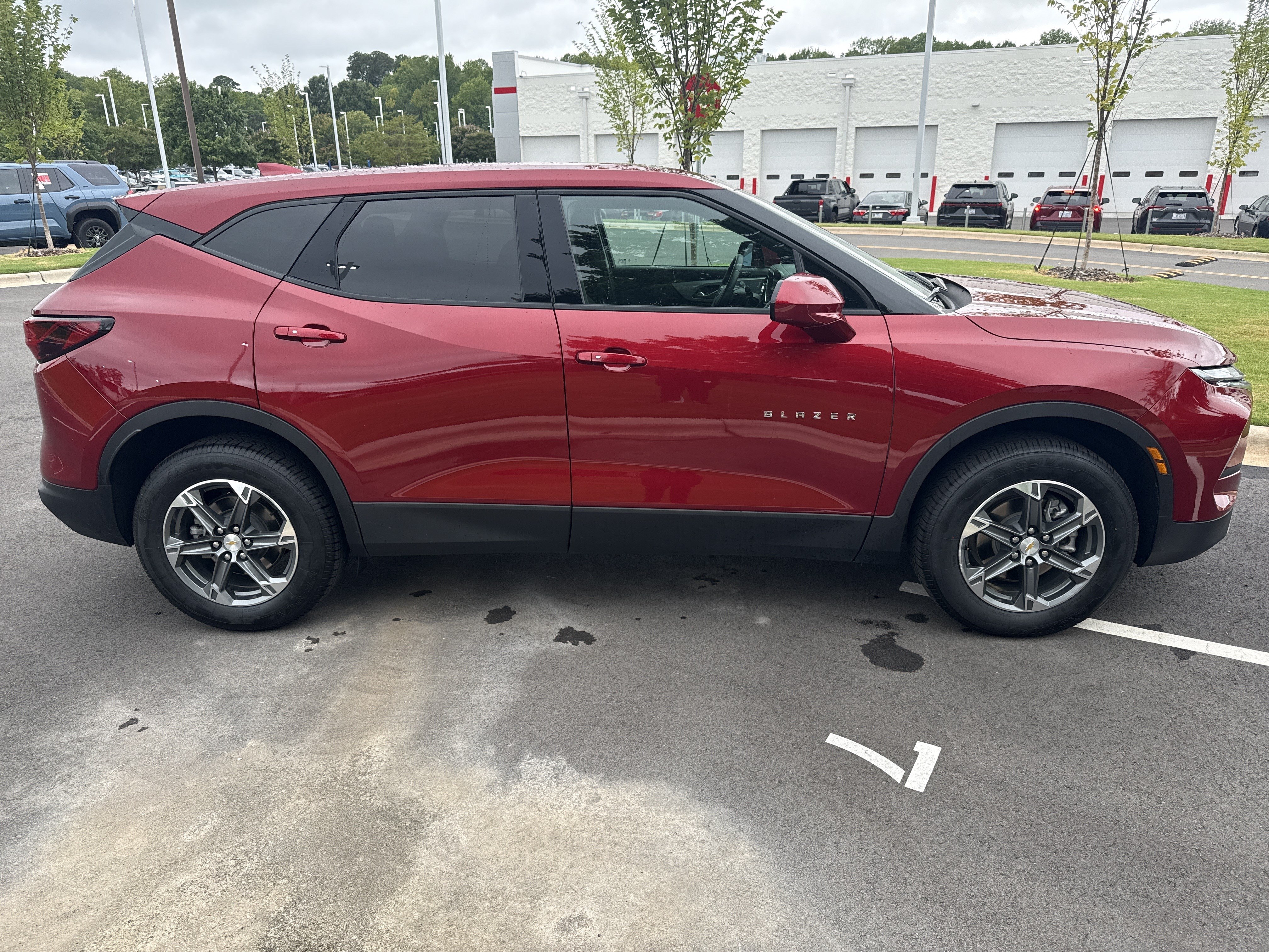 Used 2025 Chevrolet Blazer LT AWD/4WD image 12
