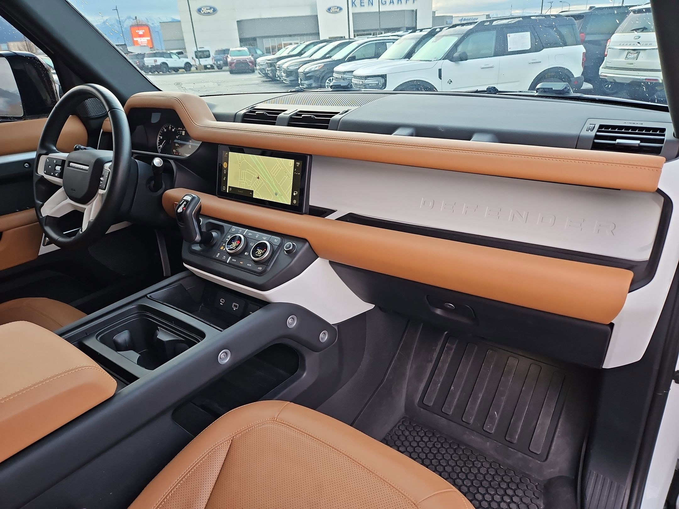 Used 2023 Land Rover Defender 110 SE image 36