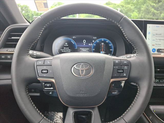 Certified 2025 Toyota Crown Signia AWD/4WD image 17