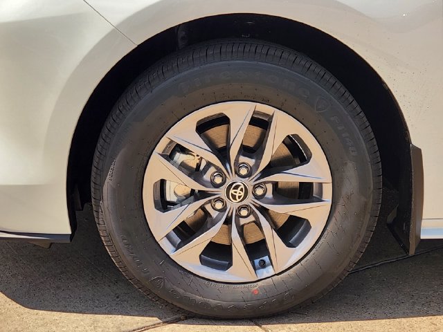 New 2026 Toyota Sienna XLE FWD image 8