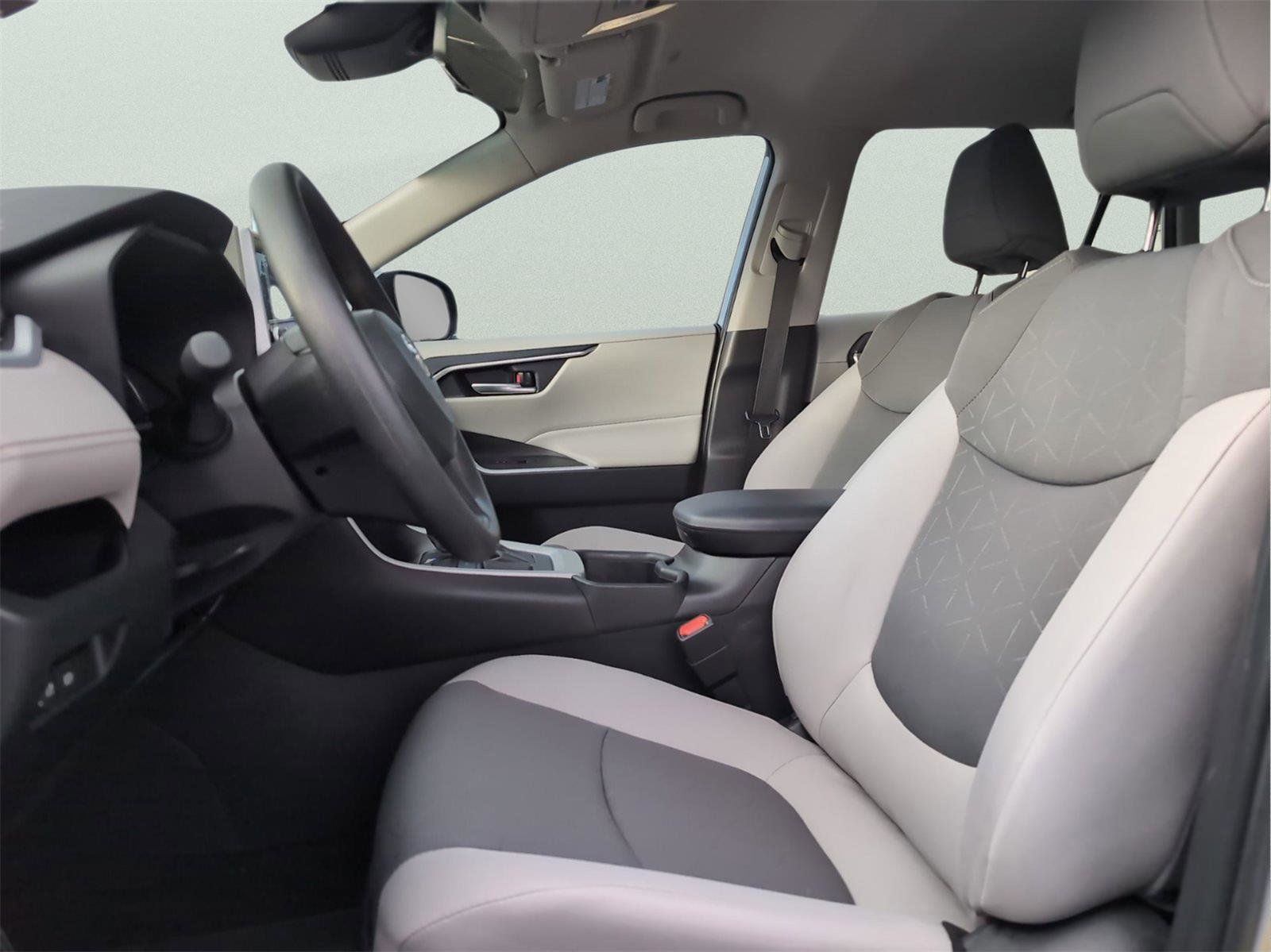 Used 2024 Toyota RAV4 XLE image 13