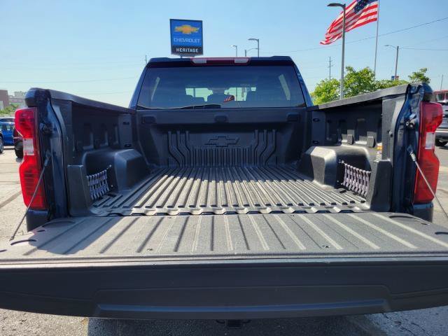 Used 2023 Chevrolet Silverado 1500 LT AWD/4WD image 29