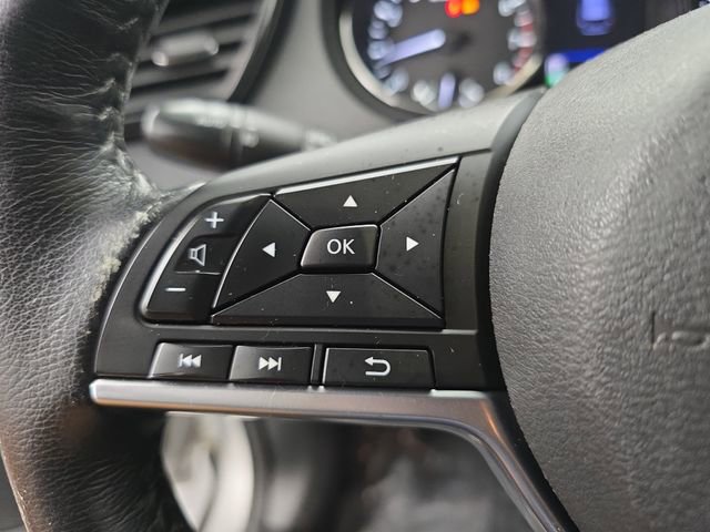 Used 2019 Nissan Rogue SV w/ Sun & Sound Touring Package image 39