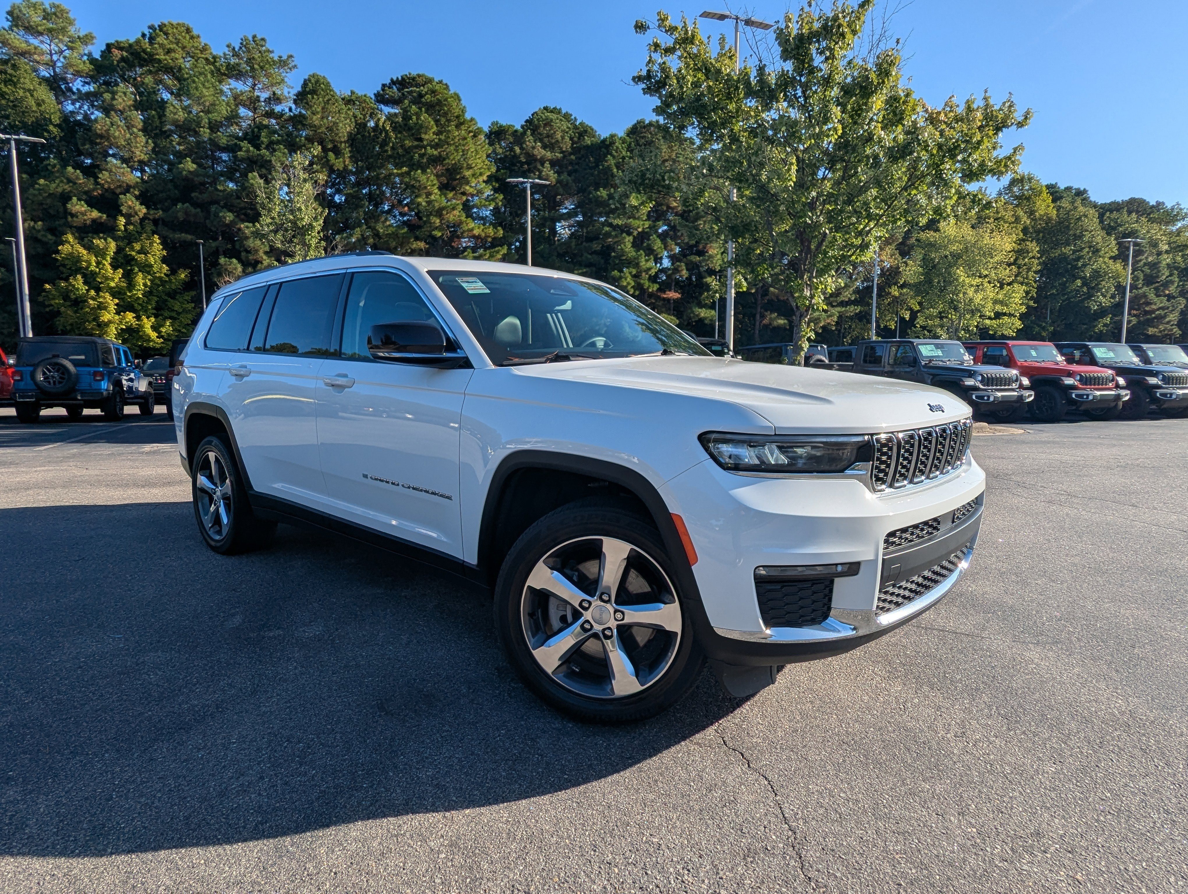 Certified 2021 Jeep Grand Cherokee L Limited image 3