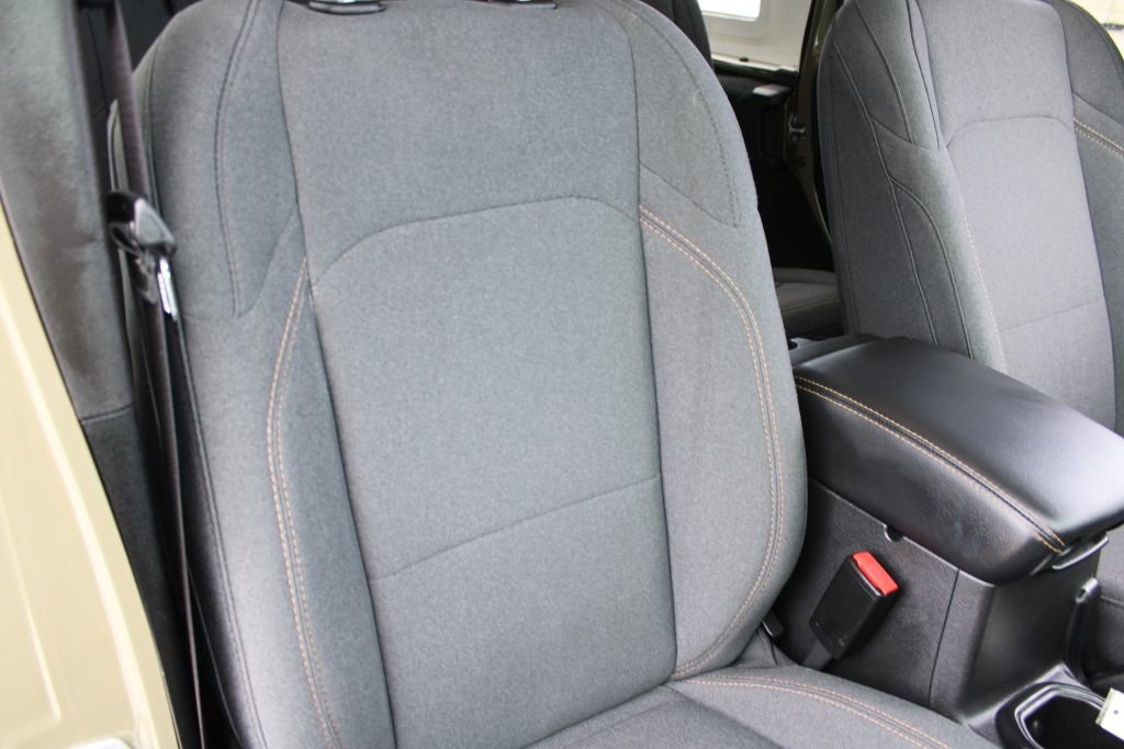 Used 2026 Jeep Wrangler Sahara AWD/4WD image 14