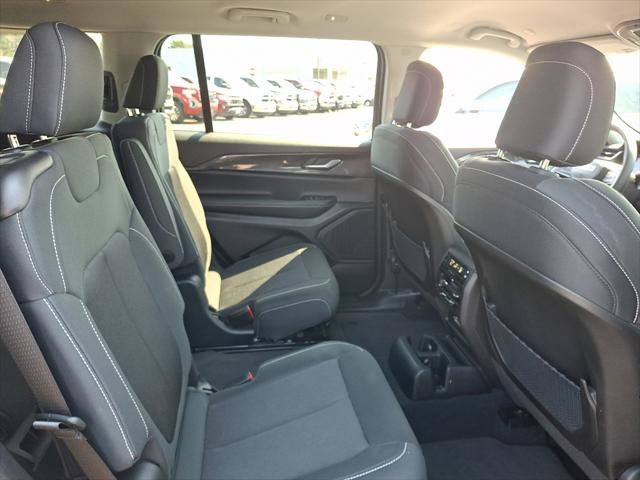 Certified 2023 Jeep Grand Cherokee L Laredo w/ MOPAR Finishing Package AWD/4WD image 15