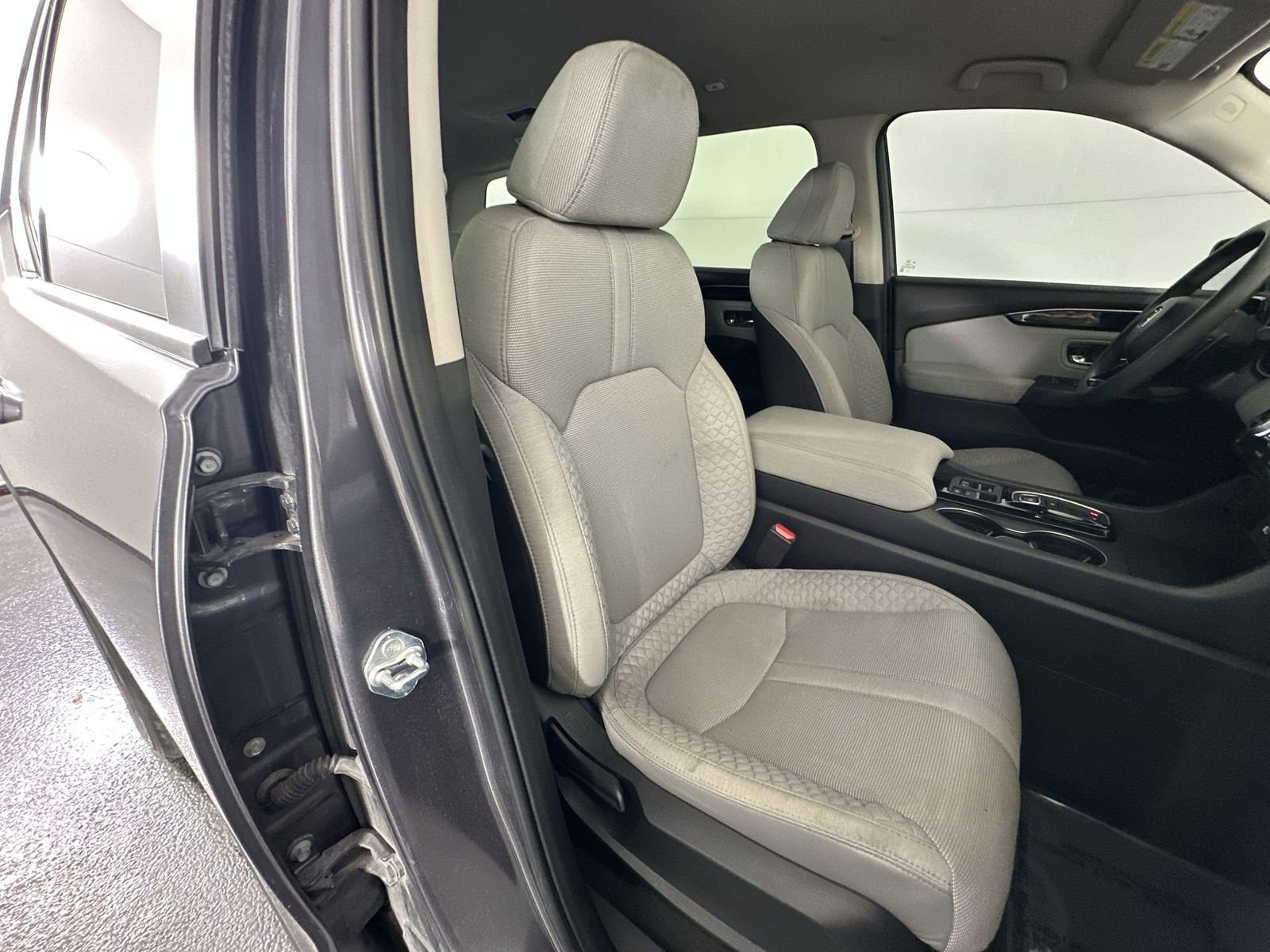 Used 2023 Honda Pilot LX image 30