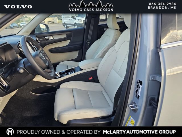 Used 2024 Volvo XC40 B5 Ultimate image 13