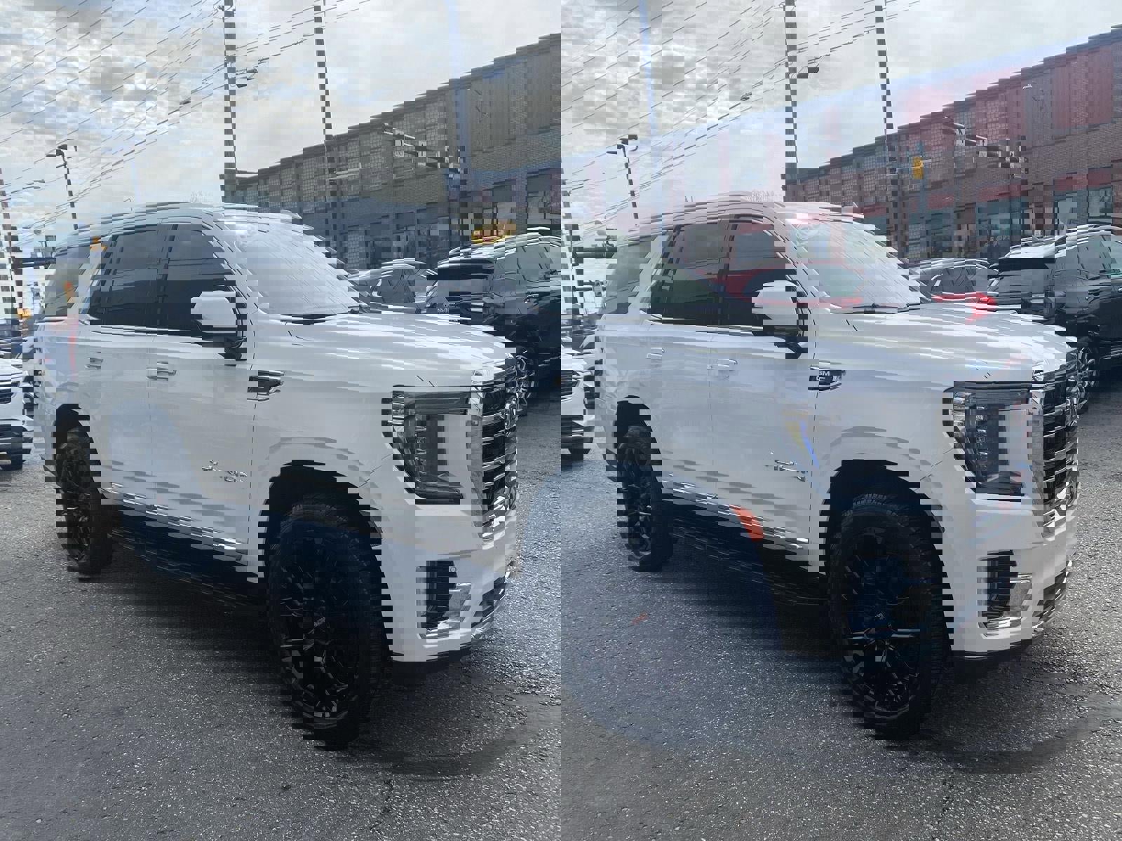 Certified 2022 GMC Yukon SLT w/ Max Trailering Package AWD/4WD image 13