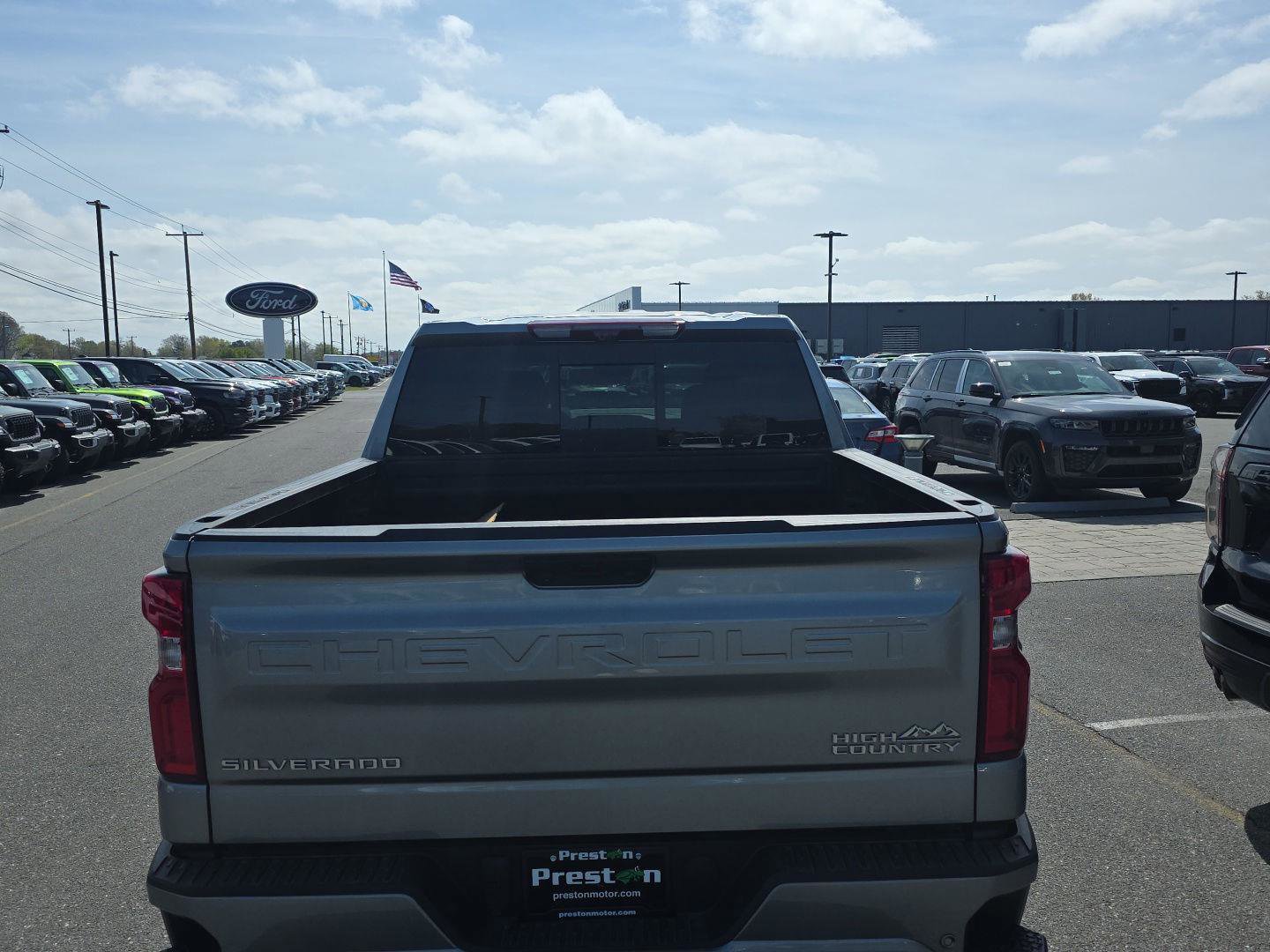 Used 2024 Chevrolet Silverado 1500 High Country w/ Technology Package AWD/4WD image 21