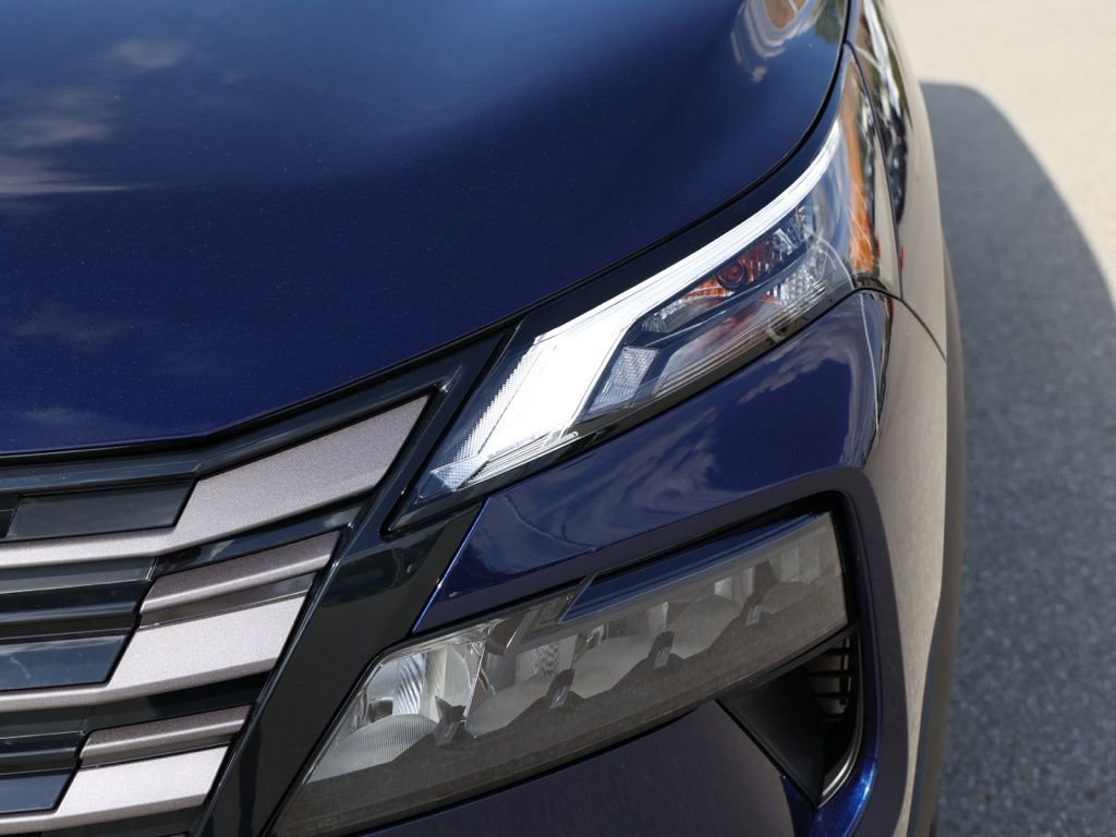 New 2026 Nissan Rogue SV image 10