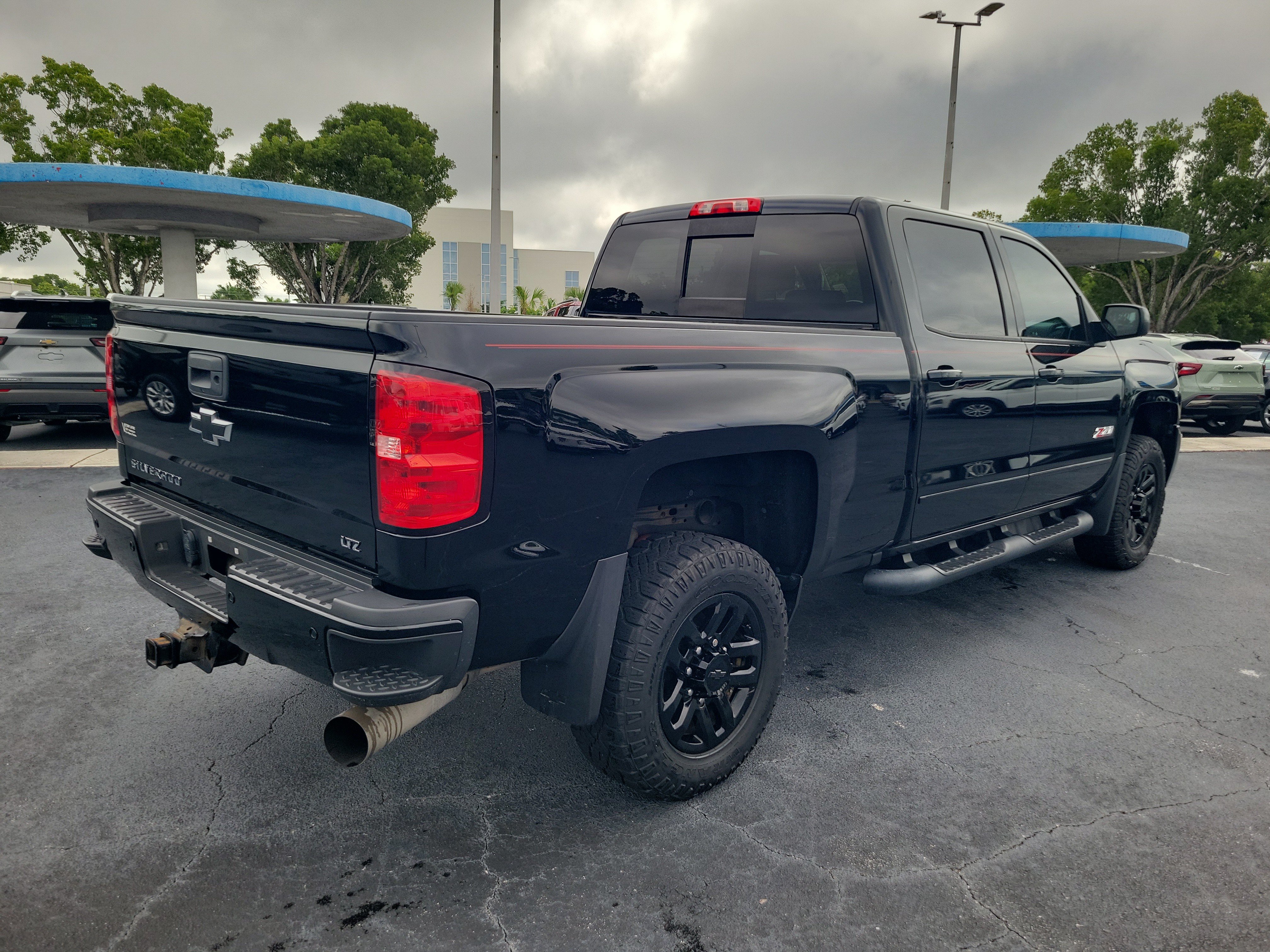 Used 2019 Chevrolet Silverado 2500 LTZ w/ Duramax Plus Package AWD/4WD image 4