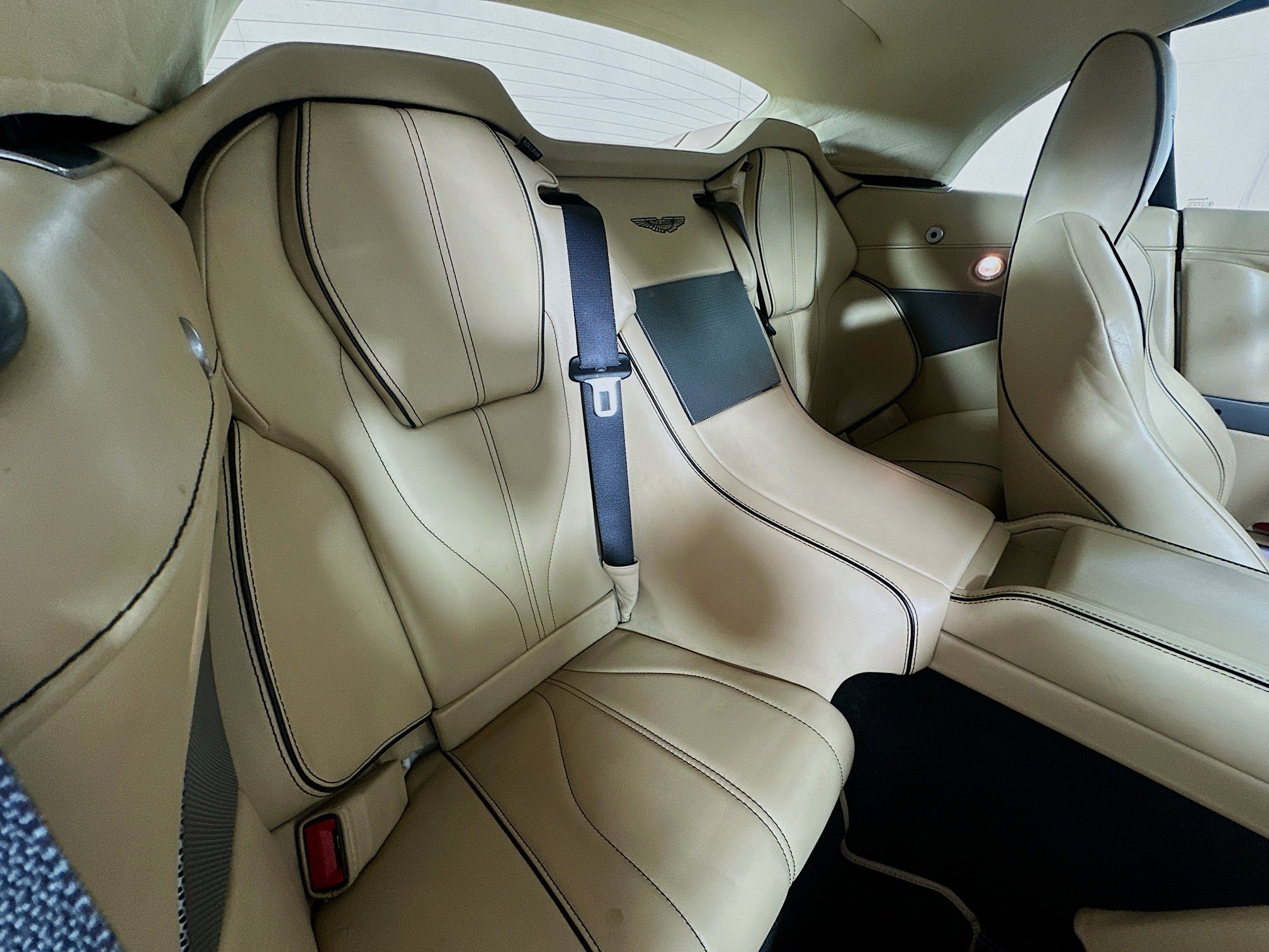 Used 2015 Aston Martin DB9 Volante image 25