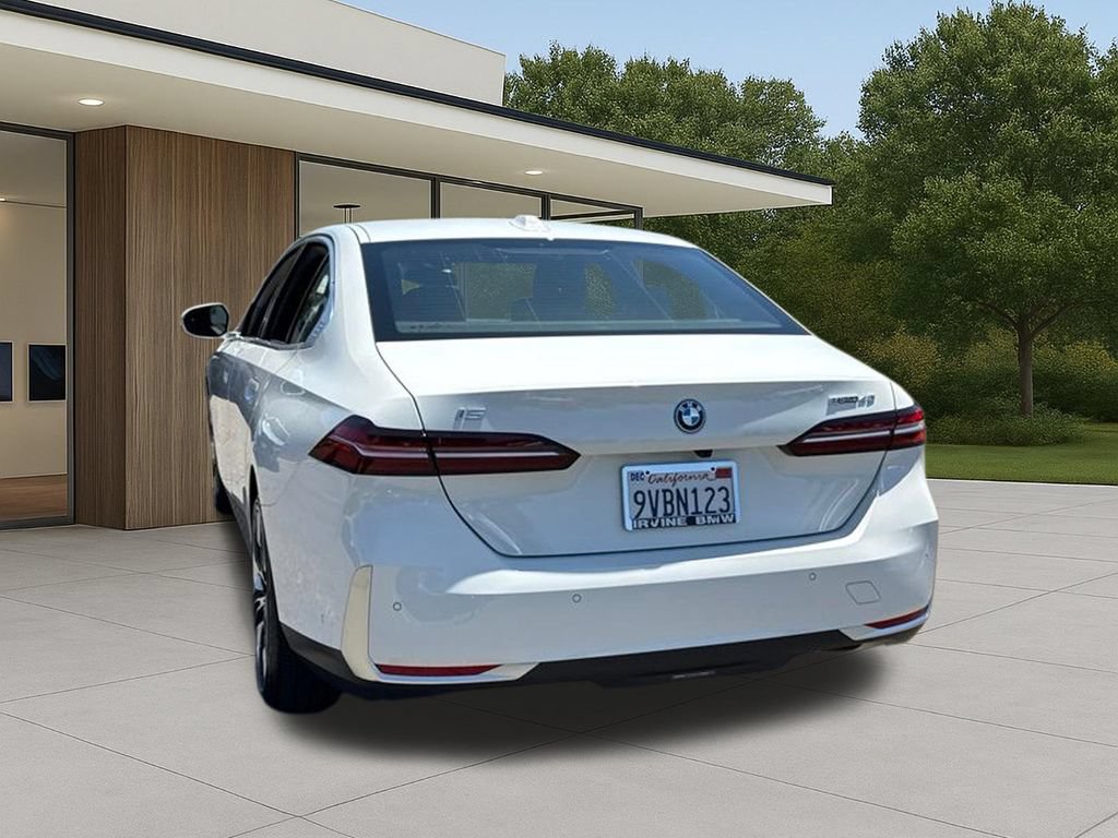 Used 2026 BMW i5 eDrive40 w/ Premium Package RWD image 11
