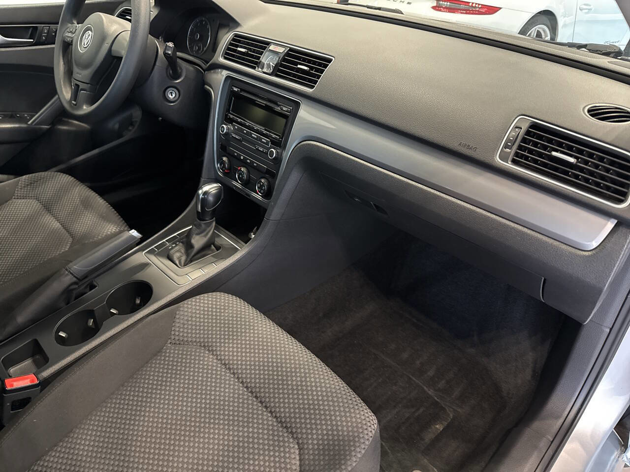 Used 2015 Volkswagen Passat 1.8T S FWD image 35