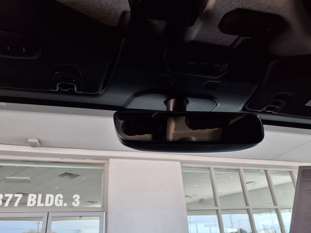 Used 2019 Jeep Wrangler Unlimited Sahara AWD/4WD image 33
