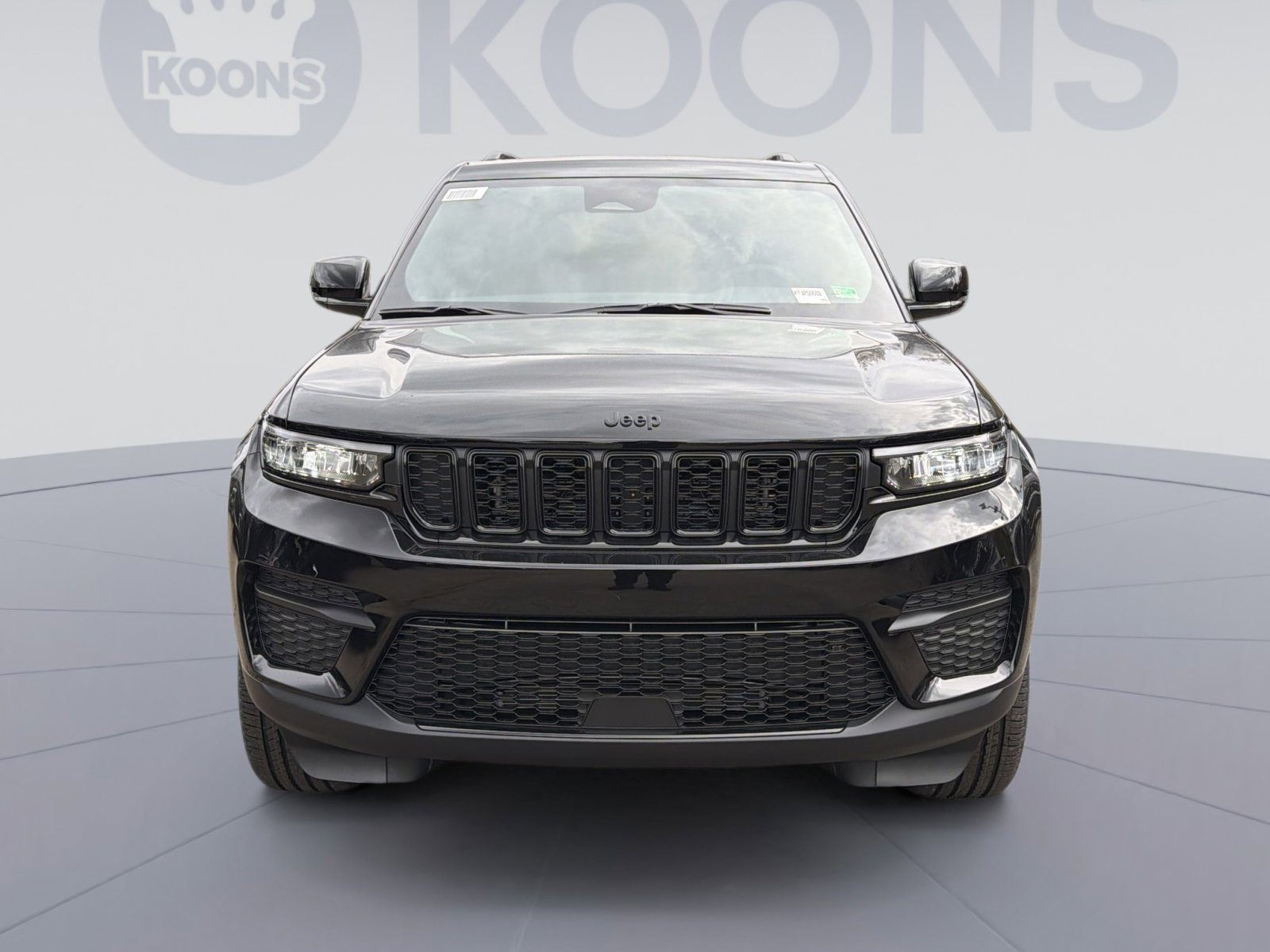 New 2025 Jeep Grand Cherokee Laredo image 11