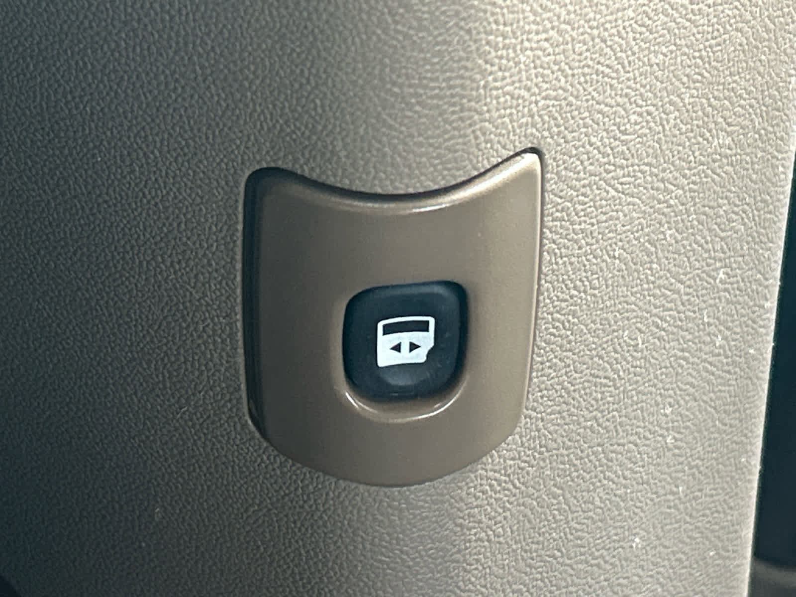 Used 2015 Chrysler Town & Country Touring w/ Driver Convenience Group image 17