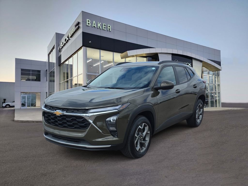 Certified 2024 Chevrolet Trax LT w/ Driver Confidence Package image 1