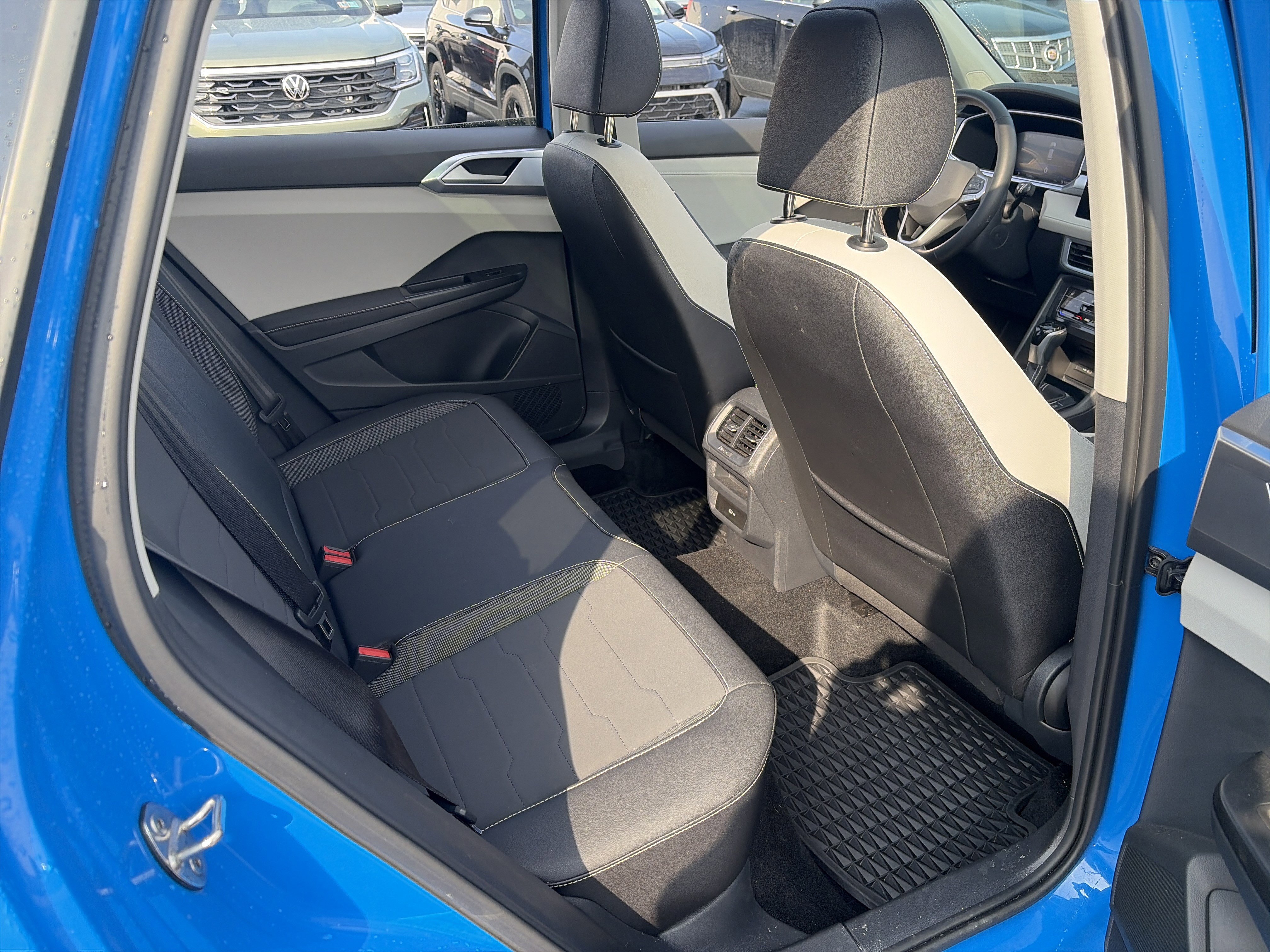 Certified 2025 Volkswagen Taos SE image 20