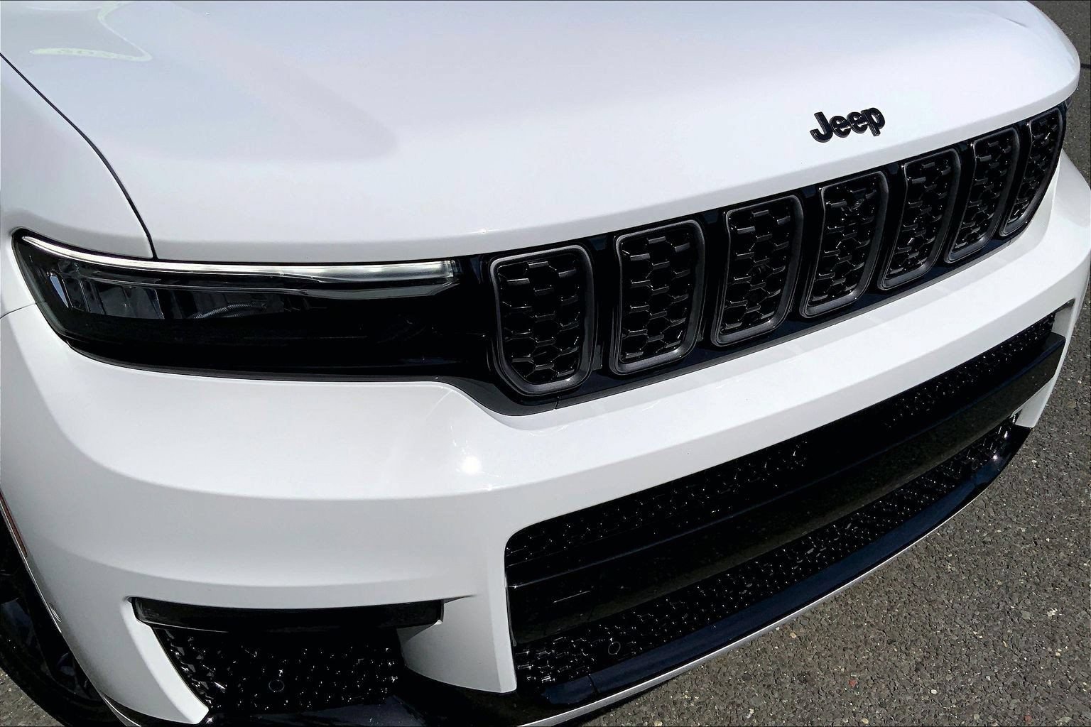 Used 2025 Jeep Grand Cherokee L Summit w/ Advanced Protech Group IV AWD/4WD image 26